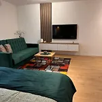 Apartment Stars *