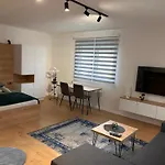 Apartment Stars *