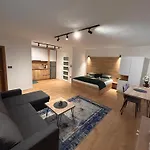 Apartment Stars *